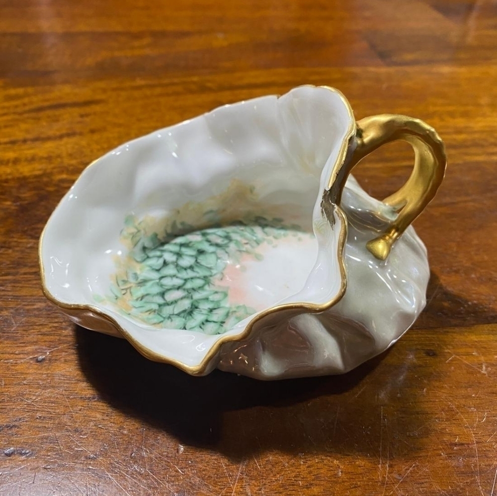 Tressemanes Vogt French Limoges Hand Painted Spittoon